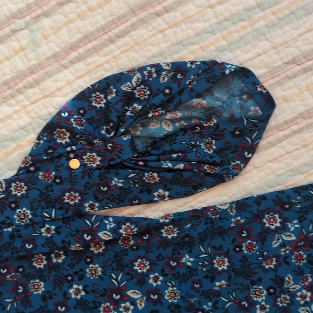 Liz Claiborne Blue/Aqua For Floral Blouse - Picture 2 of 10